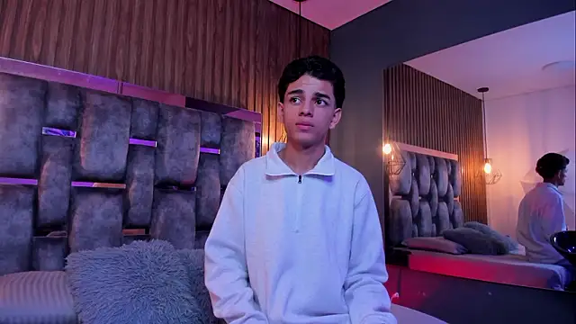 Snapshot of owen__johnson chatting on 02/01/26, 12:04 owen johnson online show from 02/01/26, 12:04