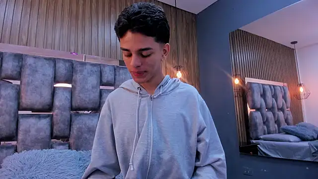 Snapshot of owen__johnson chatting on 02/19/26, 11:39 owen johnson online show from 02/19/26, 11:39