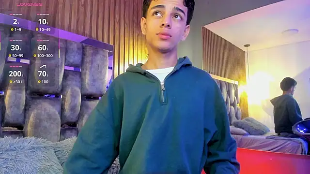 Snapshot of owen__johnson chatting on 02/20/26, 11:43 owen johnson online show from 02/20/26, 11:43