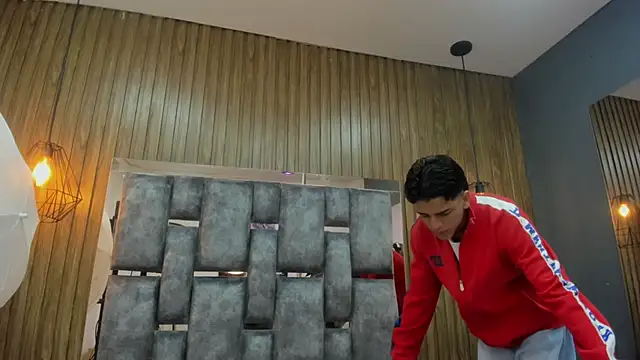 Snapshot of owen__johnson chatting on 02/27/26, 11:43 owen johnson online show from 02/27/26, 11:43