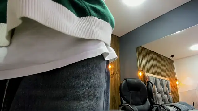 Snapshot of owen__johnson chatting on 02/28/26, 11:55 owen johnson online show from 02/28/26, 11:55