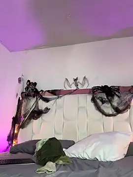 Snapshot of SamanthaDiamonds_ chatting on 10/12/25, 11:37 SamanthaDiamonds online show from 10/12/25, 11:37