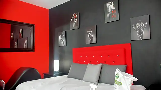 lilyth adam online show from 10/08/25, 07:33