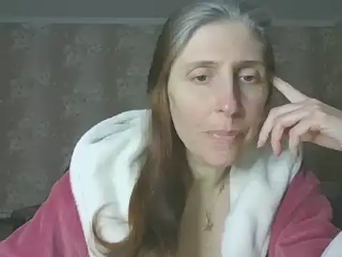 Snapshot of CandiCole chatting on 04/21/26, 12:22 CandiCole online show from 04/21/26, 12:22