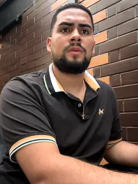 Snapshot of Yuber3 chatting on 09/25/25, 10:13 Yuber3 online show from 09/25/25, 10:13