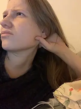 Snapshot of Leya_F chatting on 09/13/25, 07:35 Leya F online show from 09/13/25, 07:35