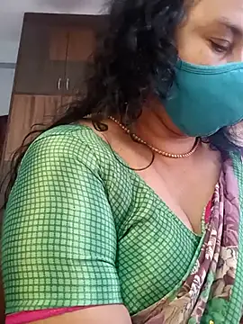 Snapshot of Tamil_Sivani chatting on 02/19/26, 07:59 Tamil Sivani online show from 02/19/26, 07:59