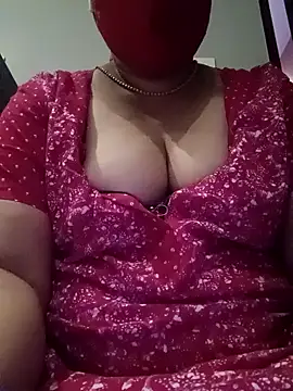 Snapshot of Tamil_Sivani chatting on 03/03/26, 04:02 Tamil Sivani online show from 03/03/26, 04:02