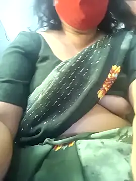 Snapshot of Tamil_Sivani chatting on 03/04/26, 07:47 Tamil Sivani online show from 03/04/26, 07:47