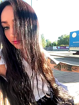 Ninabigtitied online show from 10/12/25, 08:24