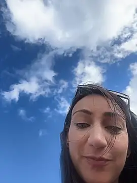 Ninabigtitied online show from 11/28/25, 02:53