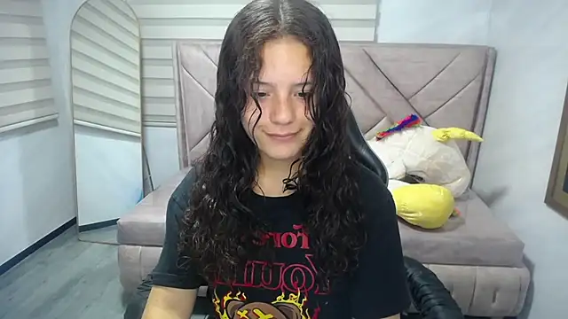 Snapshot of Velvet_Moon_V chatting on 09/12/25, 01:11 Velvet Moon V online show from 09/12/25, 01:11