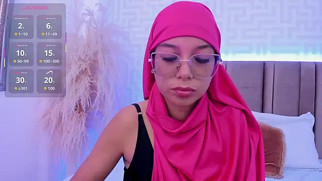 Snapshot of naishaa_ chatting on 04/18/26, 07:58 naishaa online show from 04/18/26, 07:58