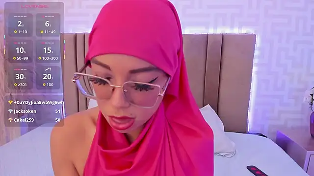 Snapshot of naishaa_ chatting on 06/11/26, 12:32 naishaa online show from 06/11/26, 12:32