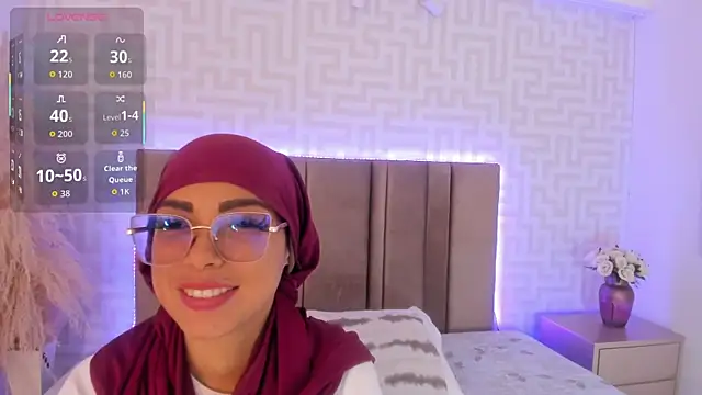 Snapshot of naishaa_ chatting on 07/09/26, 06:34 naishaa online show from 07/09/26, 06:34