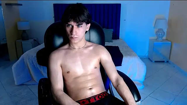 Snapshot of RoberthAlv chatting on 02/17/26, 01:40 RoberthAlv online show from 02/17/26, 01:40