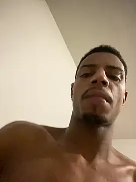 Snapshot of Guzdick chatting on 06/15/26, 12:35 Guzdick online show from 06/15/26, 12:35