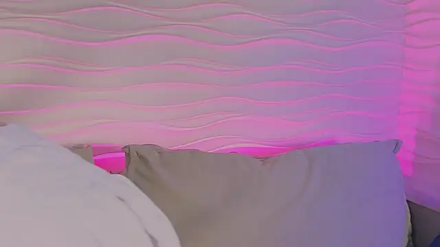 madi snow online show from 10/26/25, 05:24