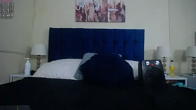 Emma Foxi online show from 11/21/25, 09:46