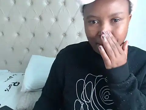 Lolly Ramochele online show from 12/14/25, 12:10