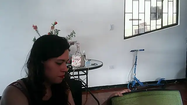 MiaRobertz  online show from 06/11/26, 07:34