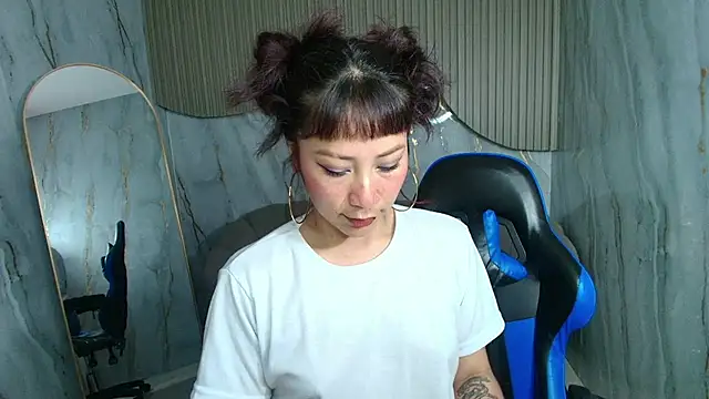 valentina r  online show from 01/11/26, 02:49