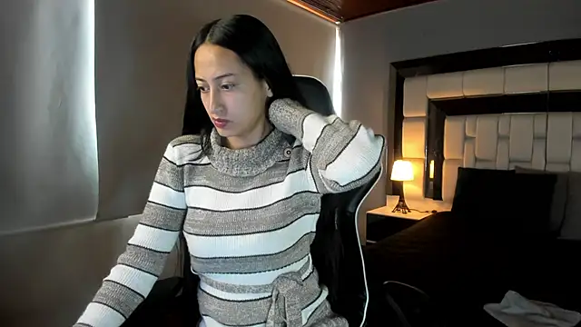 Adhara7 online show from 10/17/25, 06:32