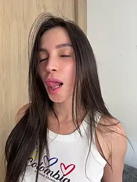 karinasantos  online show from 05/16/26, 05:34