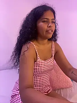 Snapshot of ms_ivanna chatting on 07/12/26, 10:12 ms ivanna online show from 07/12/26, 10:12