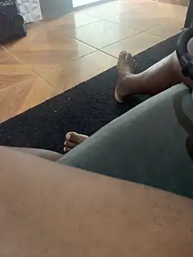 Snapshot of envolvemteX chatting on 09/29/25, 02:22 envolvemteX online show from 09/29/25, 02:22