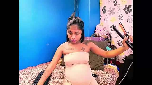 Snapshot of indiansumaya chatting on 10/21/25, 06:14 indiansumaya online show from 10/21/25, 06:14