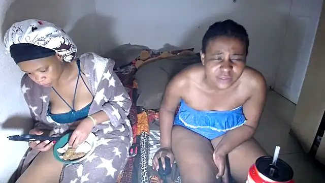 Snapshot of EbonyEssence chatting on 04/12/26, 08:25 EbonyEssence online show from 04/12/26, 08:25