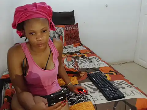 Snapshot of EssenceLovers chatting on 02/19/26, 06:48 EssenceLovers online show from 02/19/26, 06:48