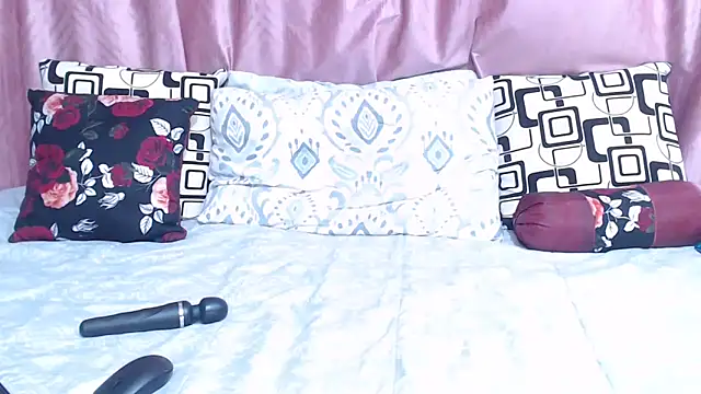 Snapshot of HoneyDripz_94 chatting on 11/08/25, 01:11 HoneyDripz 94 online show from 11/08/25, 01:11