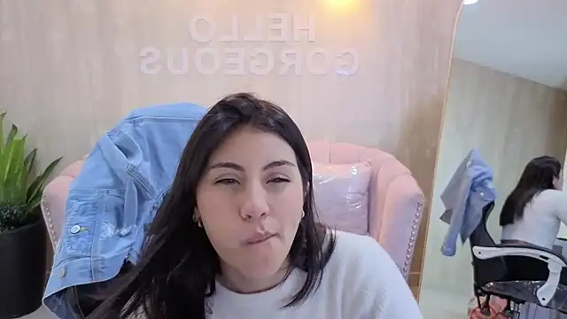 Snapshot of Zoe_Blaze_A chatting on 11/04/25, 12:26 Zoe Blaze A online show from 11/04/25, 12:26