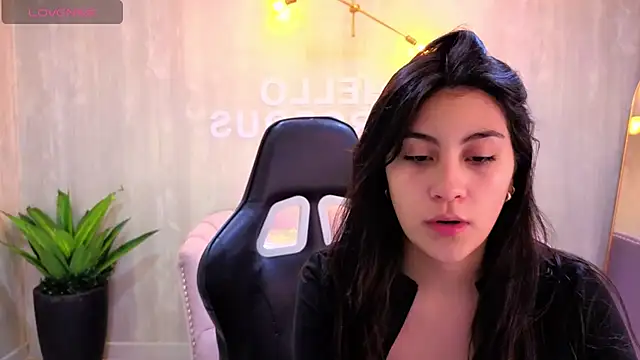 Snapshot of Zoe_Blaze_A chatting on 11/29/25, 12:30 Zoe Blaze A online show from 11/29/25, 12:30