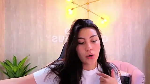 Snapshot of Zoe_Blaze_A chatting on 12/04/25, 12:14 Zoe Blaze A online show from 12/04/25, 12:14