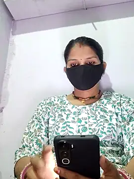 poojam93 online show from 10/08/25, 02:47