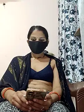 poojam93 online show from 12/18/25, 10:10