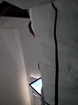 sarahkat86 online show from 05/06/26, 11:15