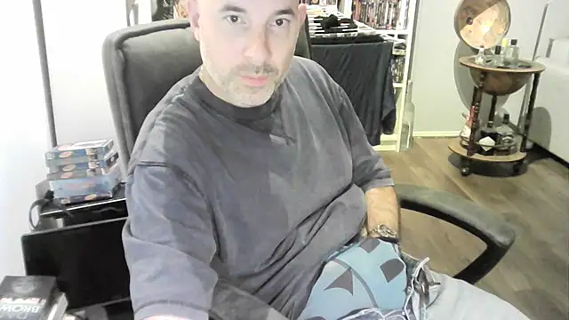 Chrisprngr online show from 07/24/26, 07:34