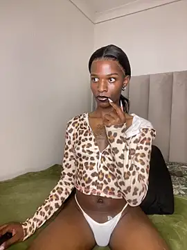 Trans fairy online show from 12/22/25, 09:12