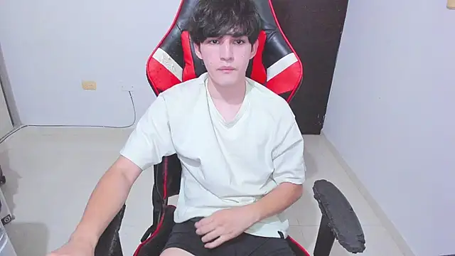 Snapshot of eren_188 chatting on 01/13/26, 02:28 eren 188 online show from 01/13/26, 02:28