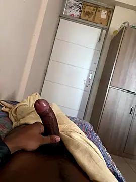 Snapshot of Lustking2406 chatting on 10/04/25, 03:04 Lustking2406 online show from 10/04/25, 03:04