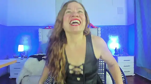 Snapshot of aliceemature4u chatting on 10/16/25, 10:00 aliceemature4u online show from 10/16/25, 10:00