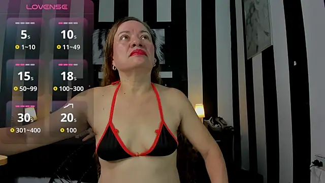 Snapshot of aliceemature4u chatting on 10/21/25, 03:18 aliceemature4u online show from 10/21/25, 03:18