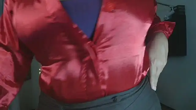 samanthahut1 online show from 12/16/25, 10:48