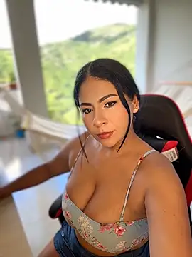 samanthahut1 online show from 04/25/26, 09:01