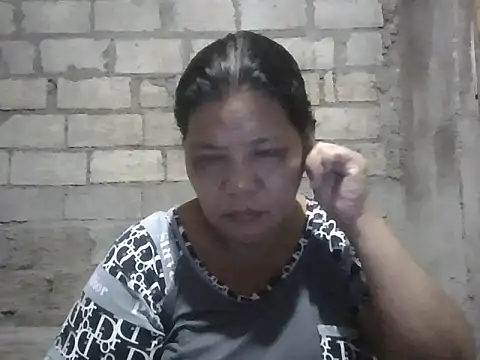 Snapshot of xxbernxxx chatting on 09/23/25, 12:19 xxbernxxx online show from 09/23/25, 12:19