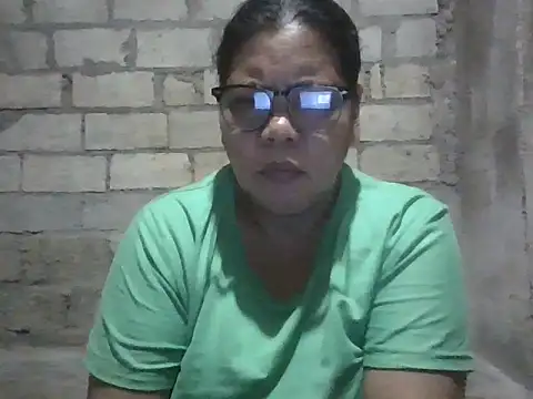 Snapshot of xxbernxxx chatting on 09/24/25, 02:09 xxbernxxx online show from 09/24/25, 02:09